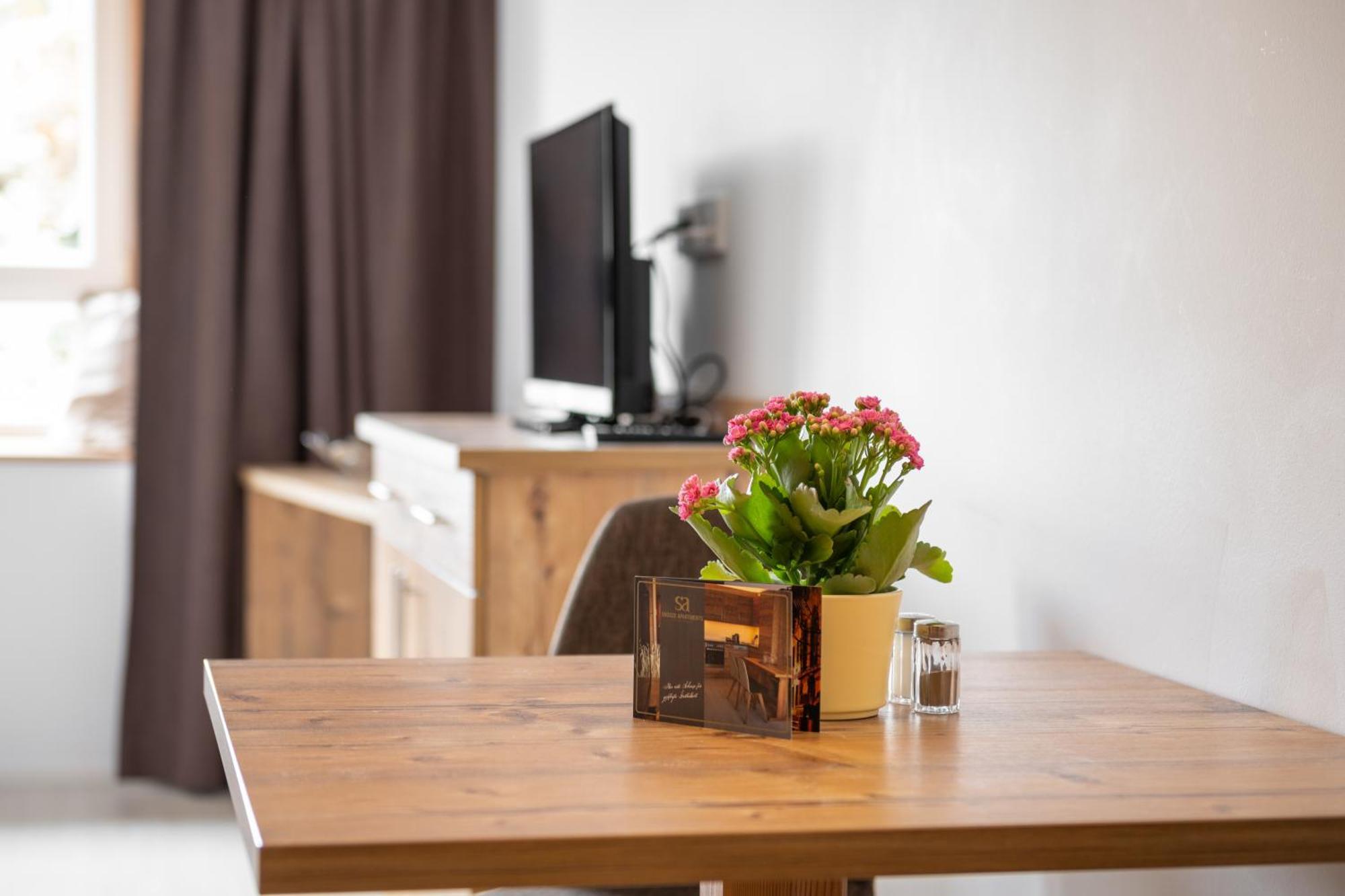 Snooze Apartments Holzkirchen  Dış mekan fotoğraf