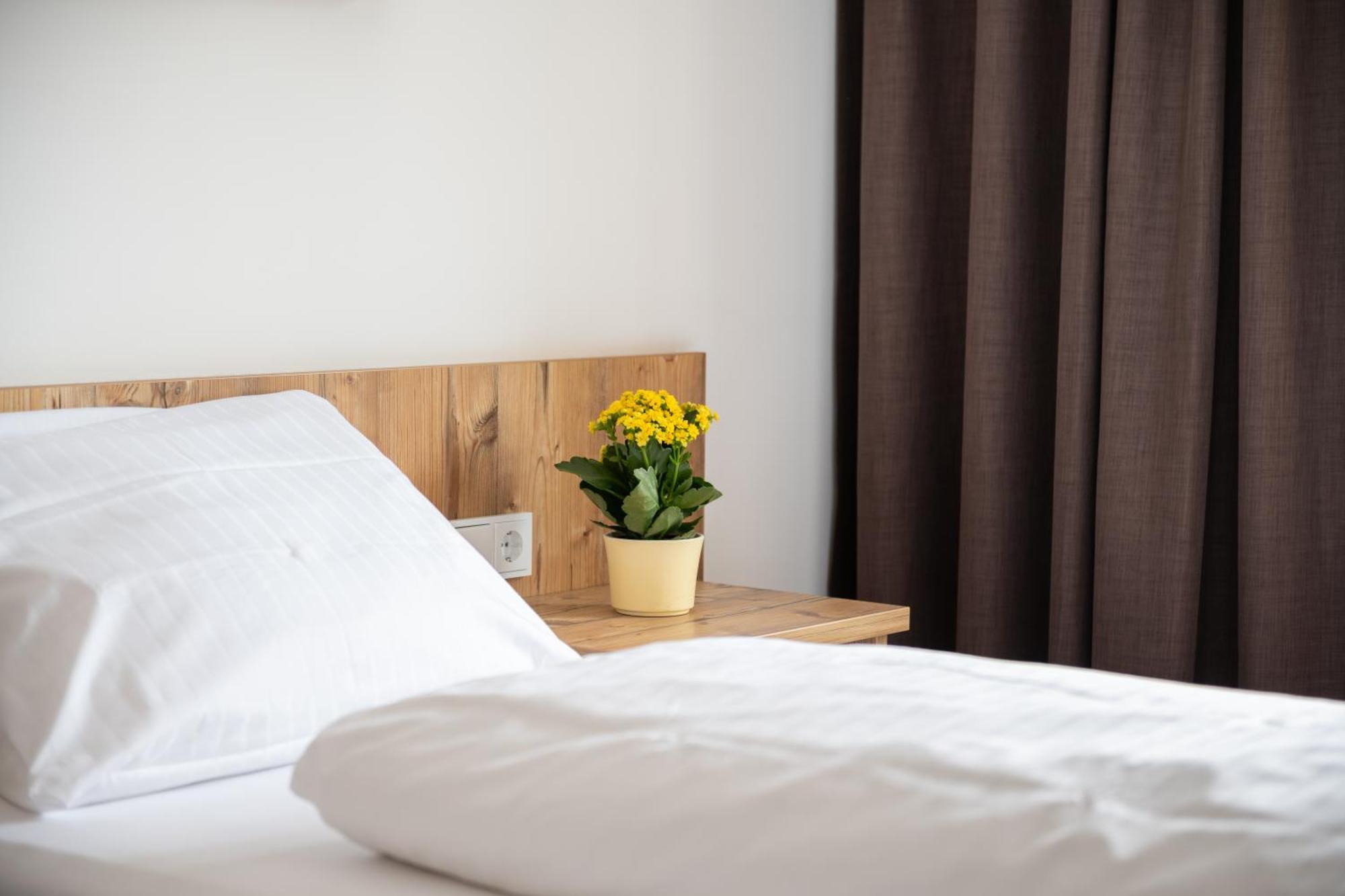 Snooze Apartments Holzkirchen  Dış mekan fotoğraf
